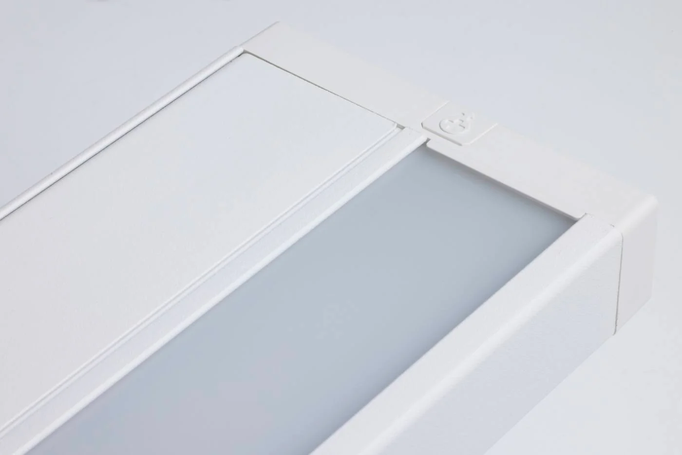 22 Inch; LED; RGB and Tunable White; Under Cabinet Light; White Finish - Image 4