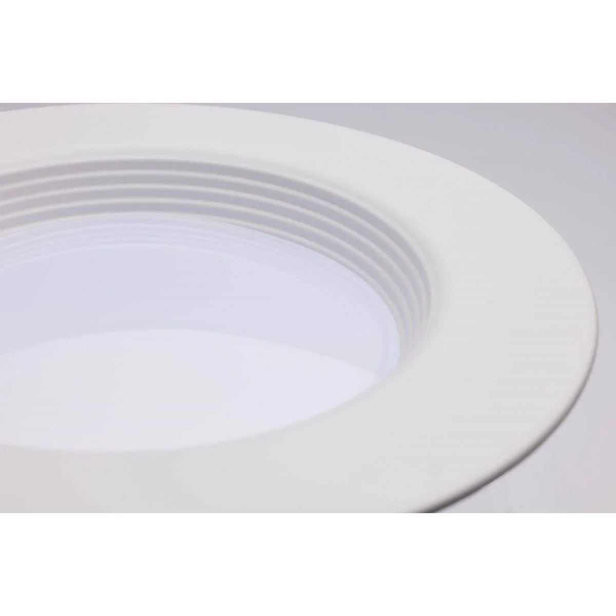 9 Watt LED Downlight Retrofit; 5-6 Inches; CCT Selectable; Round; White Finish; 120 Volt - Image 6