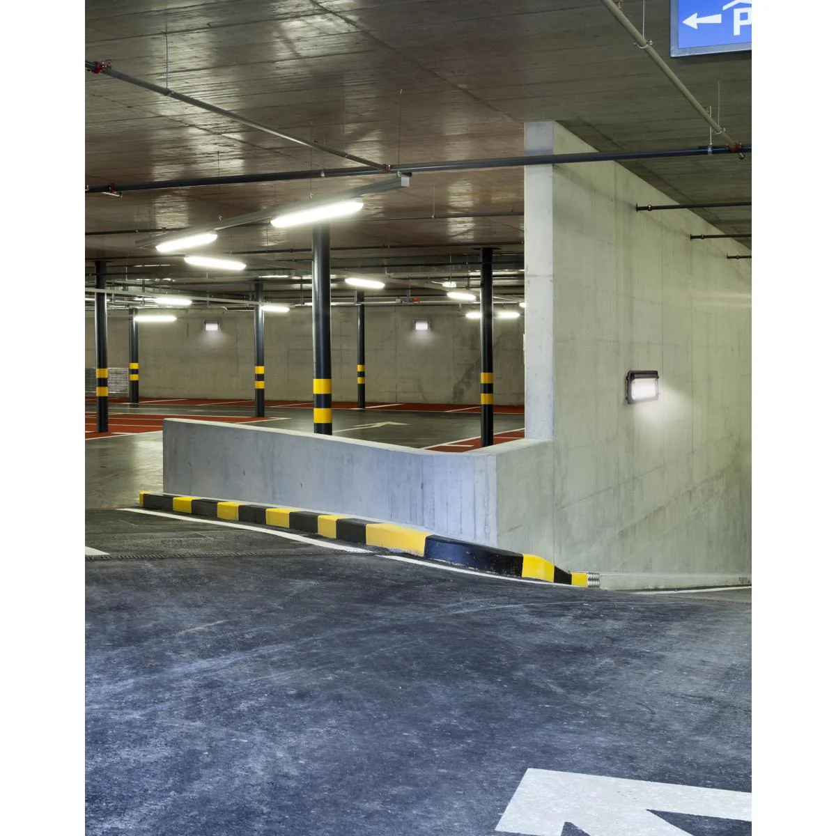 LED Low Profile Wall Pack; Wattage 30/45/60W and CCT 3K/4K/5K Selectable; Photocell - Image 2
